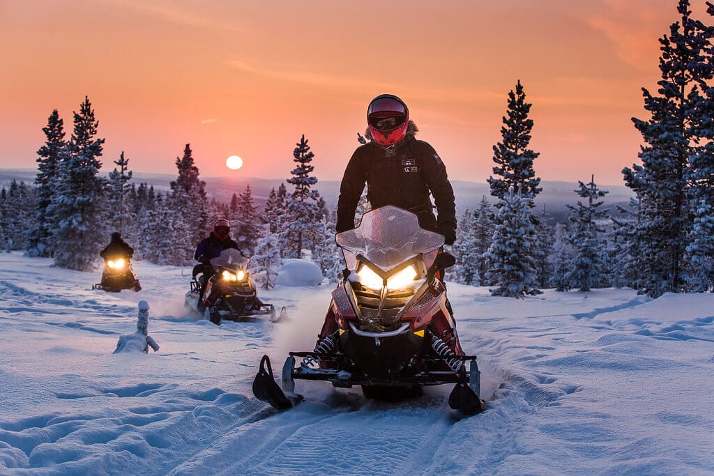 Aurora Village Finnland - Schneemobiltour durch die Polarnacht