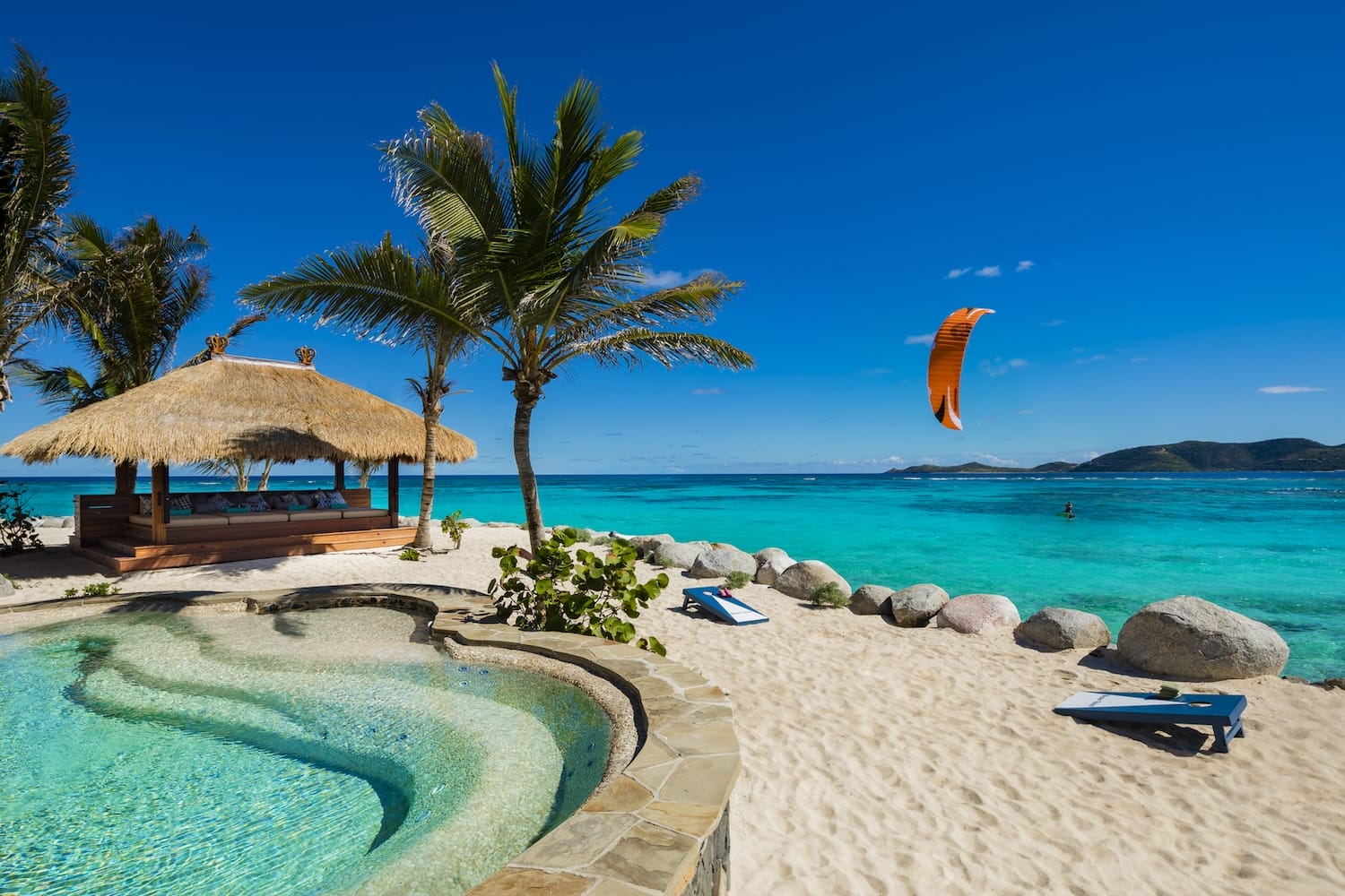 Necker Island, Pool am Strand